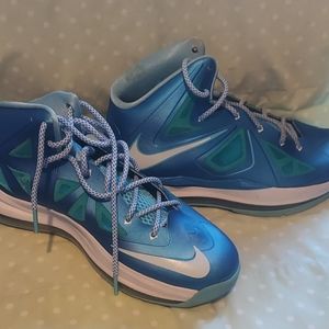 LeBron Blue Diamond Size 7Y
